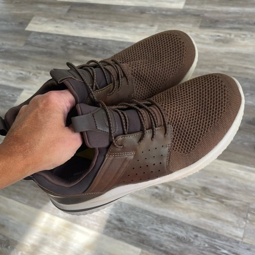 Skechers slip sneakers